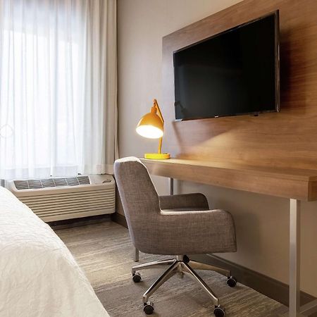 Hampton Inn Rockford Extérieur photo