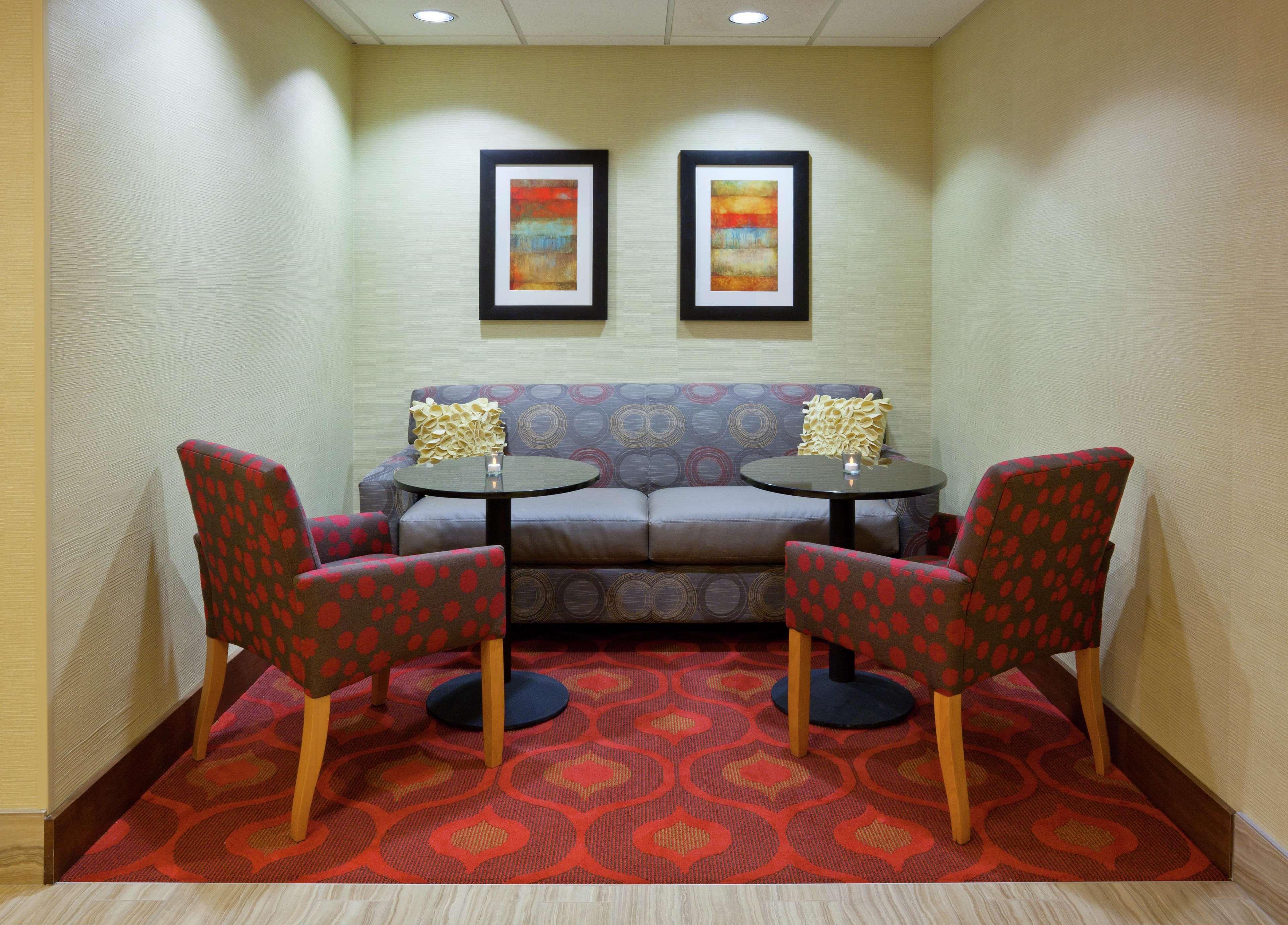 Hampton Inn Rockford Extérieur photo