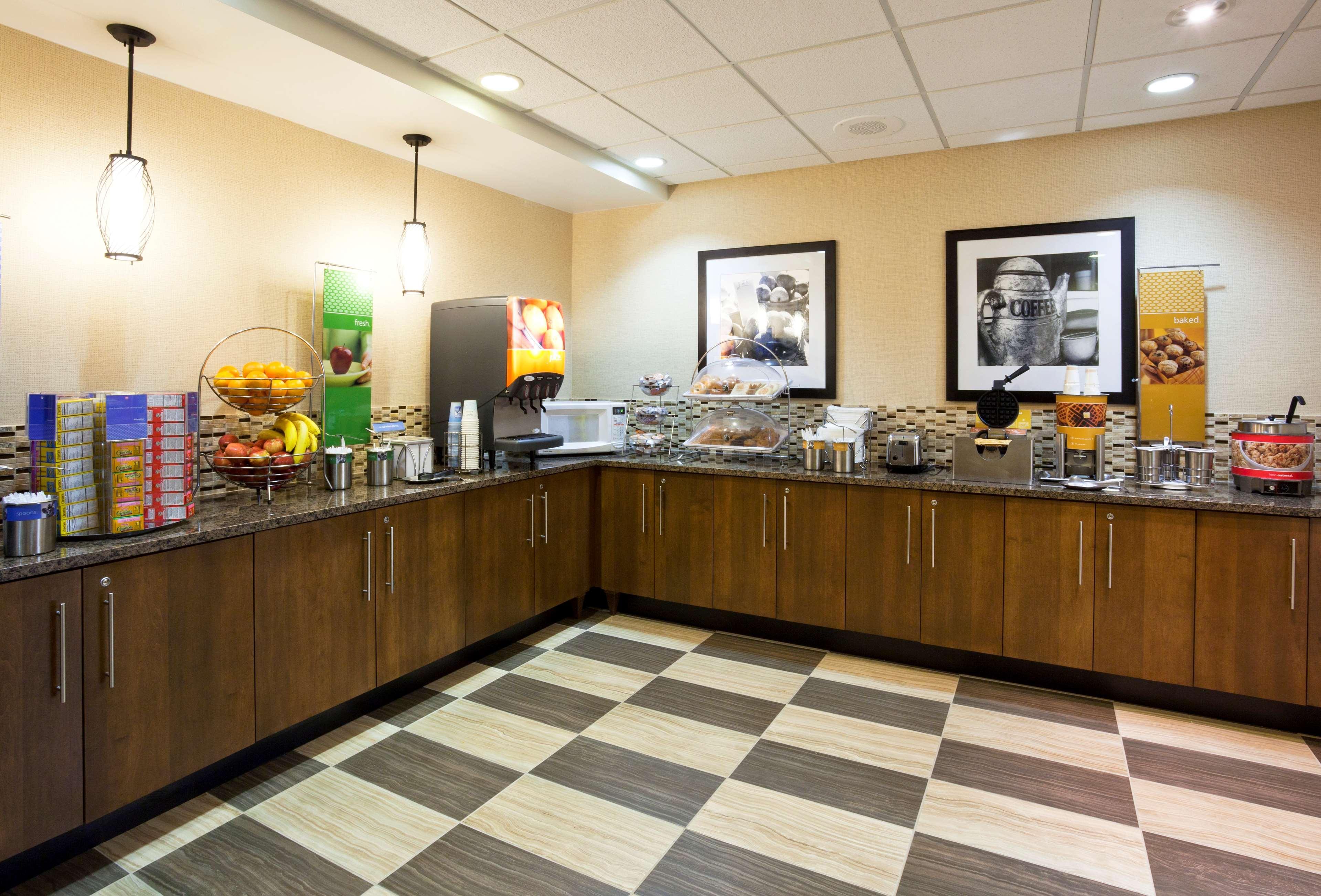 Hampton Inn Rockford Extérieur photo