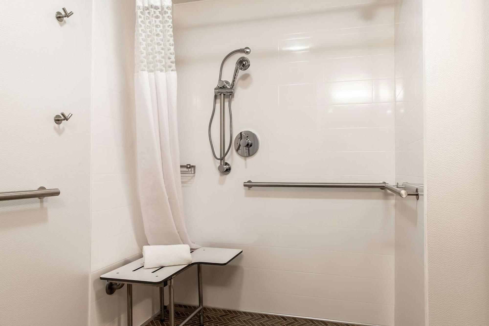 Hampton Inn Rockford Extérieur photo